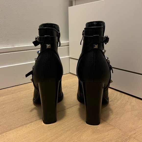 Vivo Rosa Black Boots with studs - Picture 3 of 9